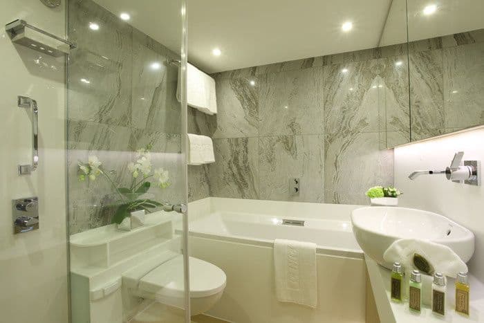 Scenic Crystal Scenic Jewel Scenic Jade Accommodation Royal Suite Bathroom.jpg